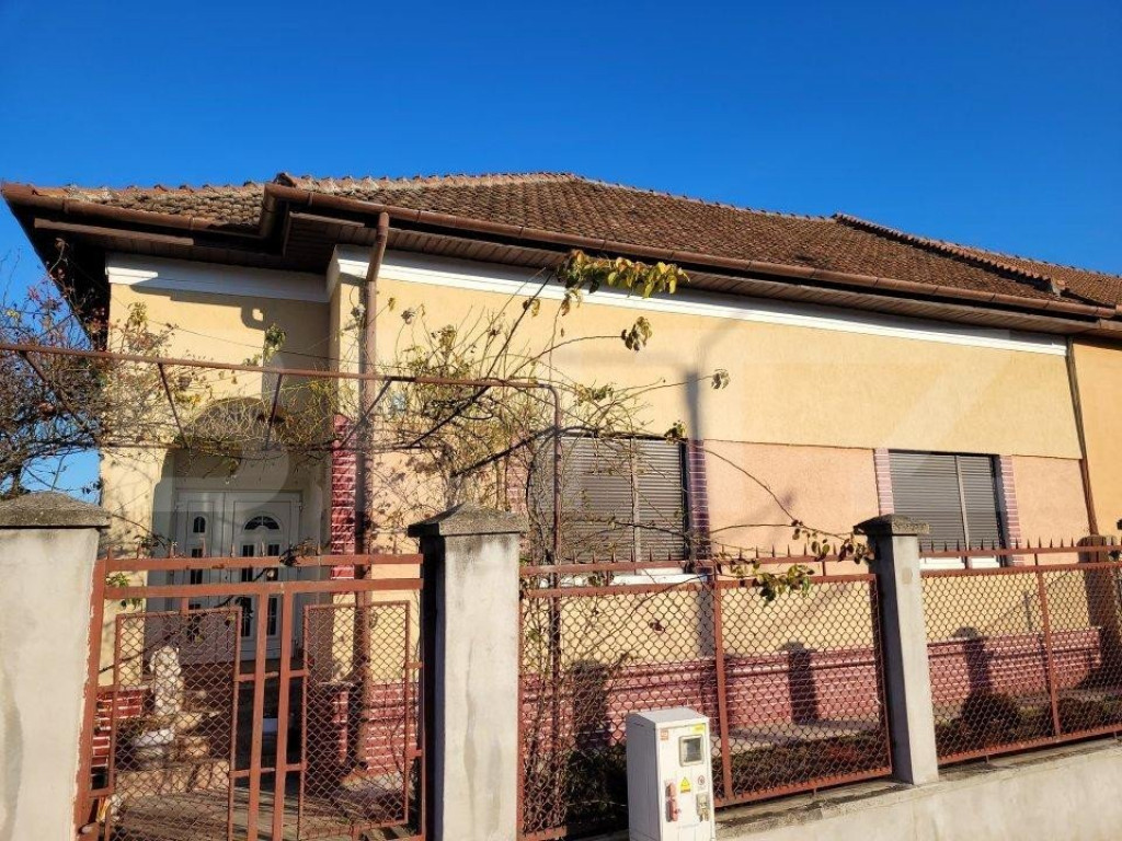 Casa 8 camere, 187 mp utili, 624 mp teren, Calea Bogdanestil