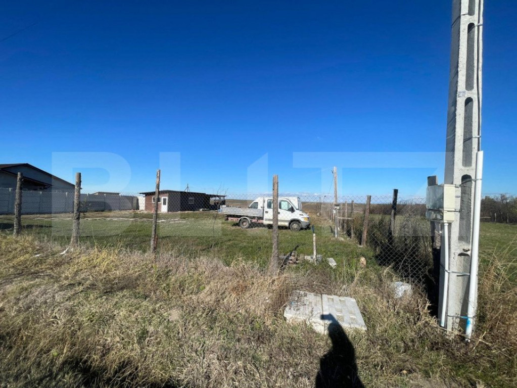 Teren 1200 mp, deschidere la strada principala, Sarbatoarea