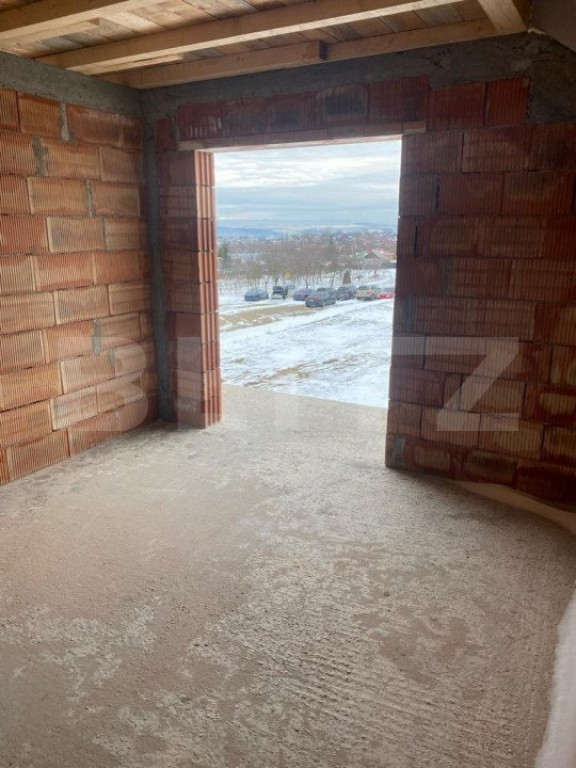 Casa la Rosu , Plopeni , zona Aeroportului