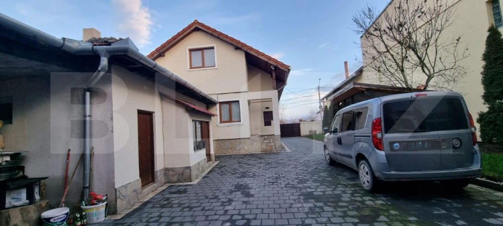 Casa cu 3 camere, 120 mp utili pe un teren de 1200 mp, zona