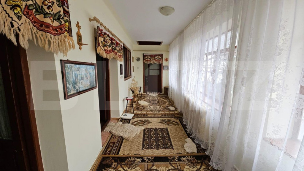 Casă individuala 3 camere, teren 2200 mp, garaj, terasa, pi