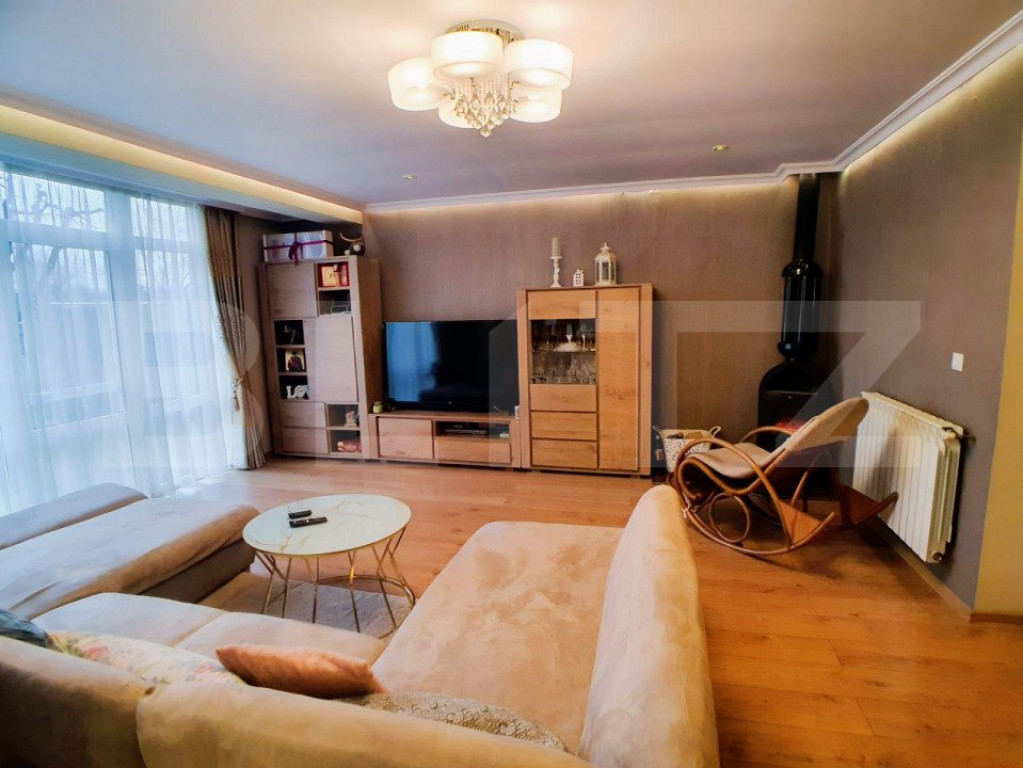 Casa spațioasă, teren 984 mp, parțial finisată situată