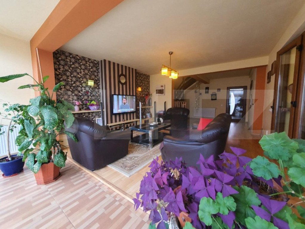 Casa duplex in Unirea, 6 dormitoare, 320 mp utili per unitat