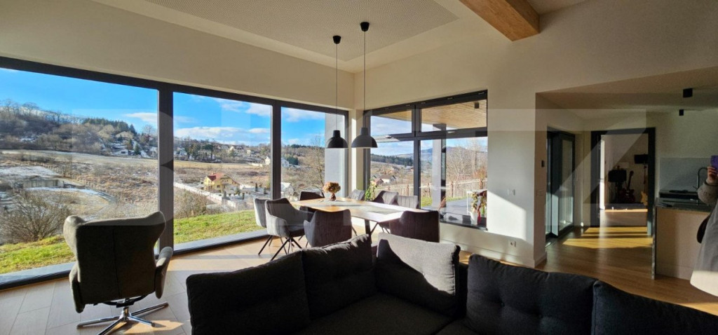 Casa cu 4 camere, amplasata pe 3200mp.