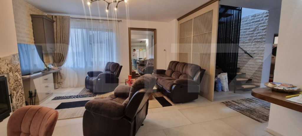 Casa 4 camere, 160mp, zona Unirea