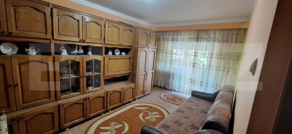 Apartament 2 camere , cu 2 balcoane și pivnița , zona Micr