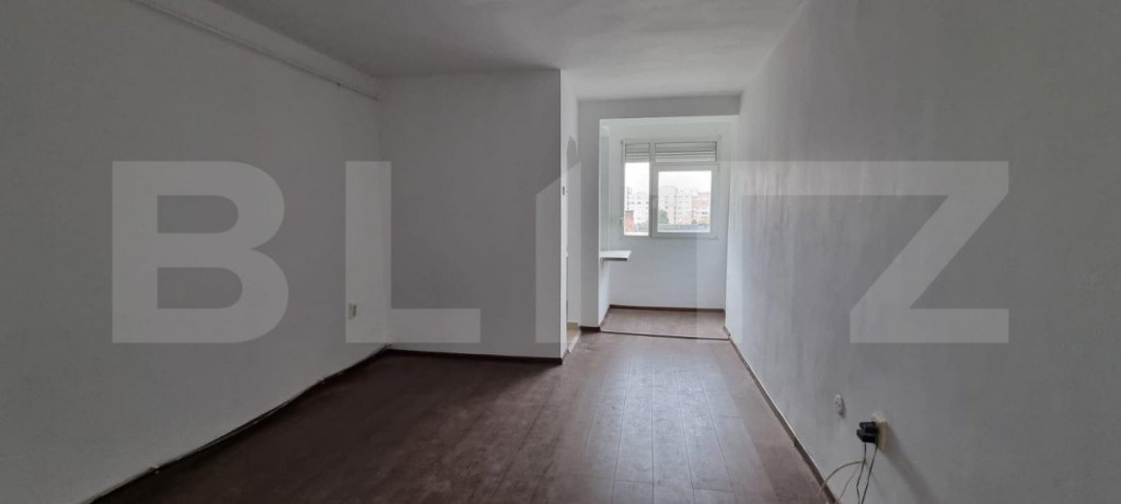 Garsoniera, zona Ostrovului et.4/4