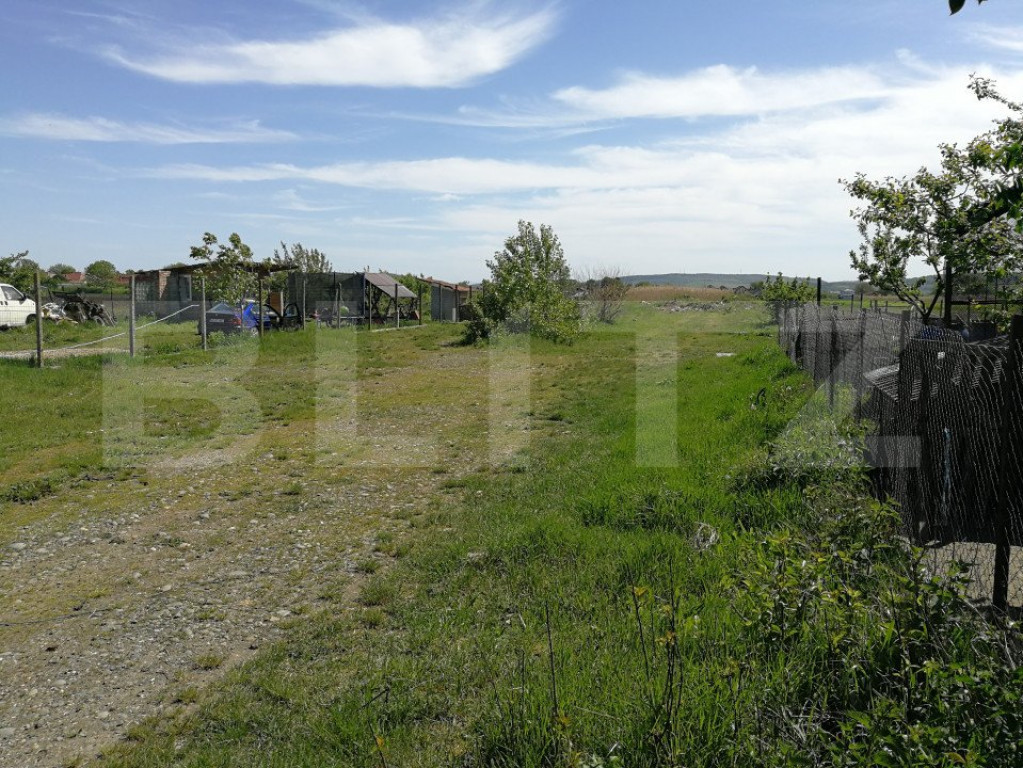 Teren 4100 mp cu toate utilitatile in zona situat Nazna