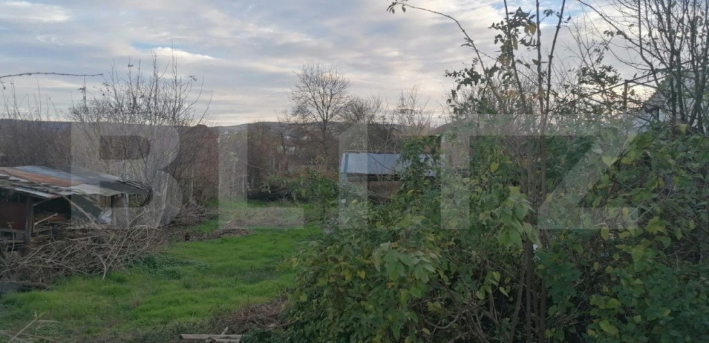 Teren intravilan 700mp situat la strada principala Oarda de