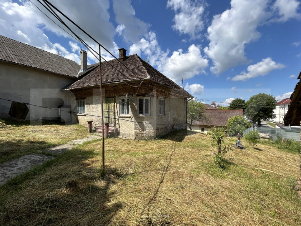 Teren podul Jelnei 3306 mp + casa veche