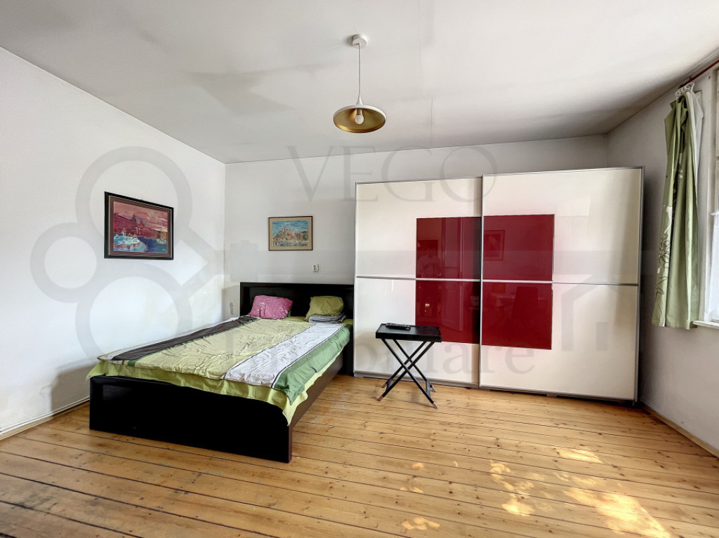 Casa alipita in curte comuna, 83 mp, zona Andrei Muresanu