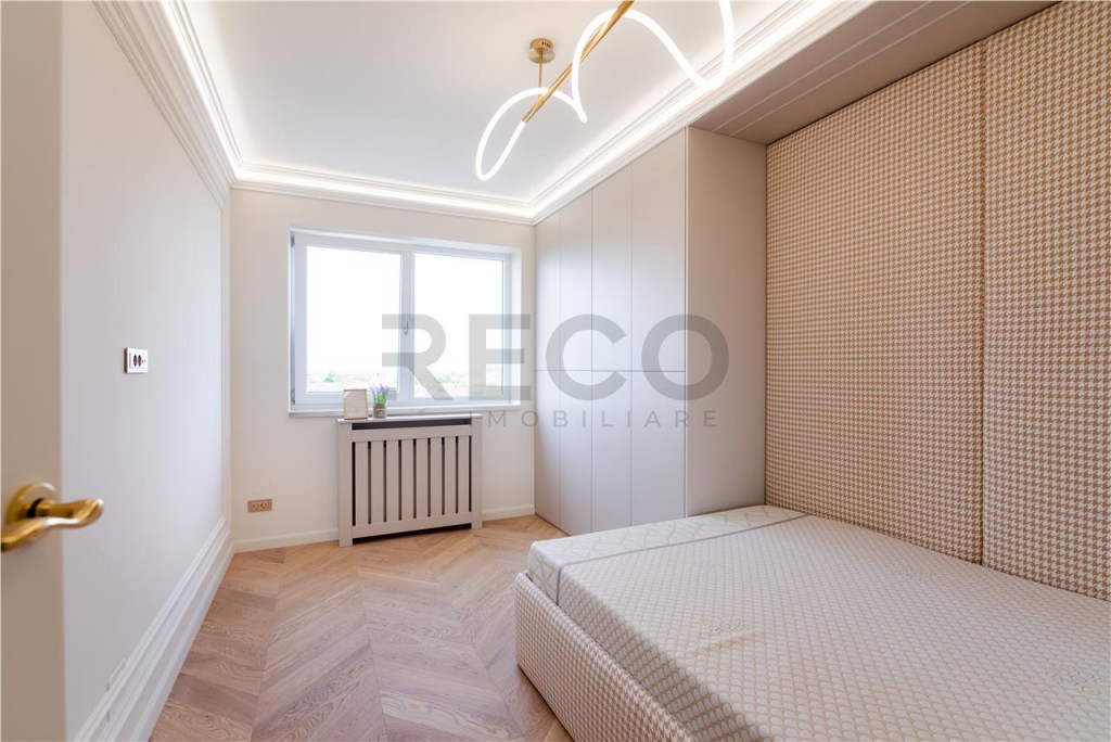 RECO Apartament Ultralux , cu 3 camere