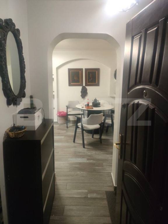 Apartament 3 camere parter,55mp, zona ultracentrala, oras Si