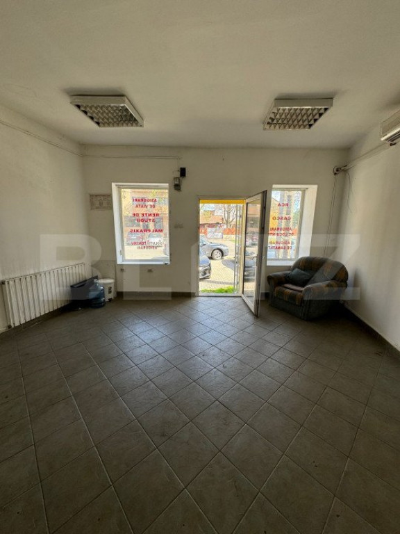 Spatiu comercial, 25 mp , la bulevard, Cetatii