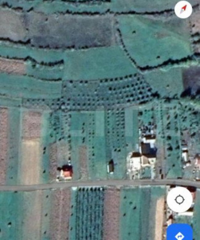 Teren cu livada 120 pomi,imprejmuit 33Ari,intravilan,zona Na