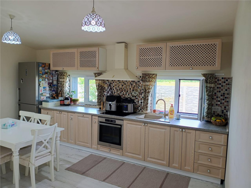 Sanmihaiul Roman- teren generos- mobilata si utilata