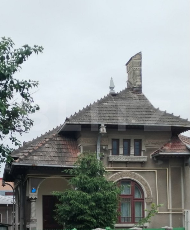 Casa/Vilă Ultracentral 238mp/671mp teren Târgoviște