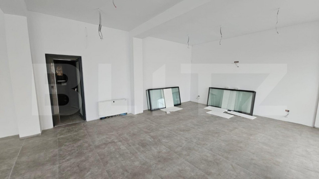 Spațiu comercial, 125 mp, Parter, Vitrină Retractabilă, 2
