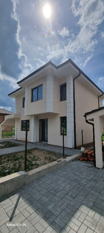 Casa individuala cu teren generos!