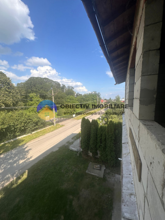 Apartament 3 camere + 2 terase Roznov - Centru