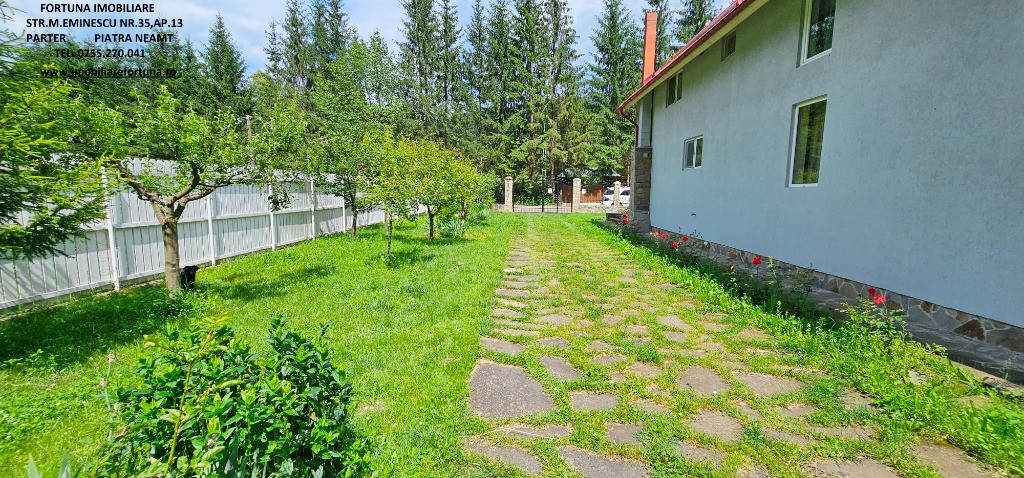 Casa cu o priveliste de vis, in inima naturii, com.Tarcau