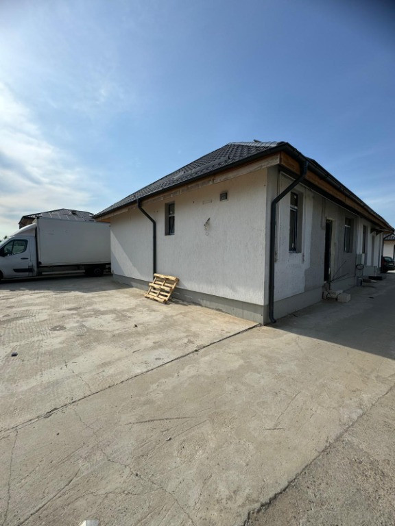 Casa/Spatiu Comercial de inchiriat - Popesti Leordeni