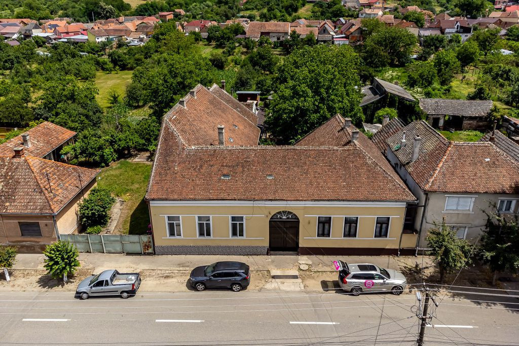 Proprietate Rezervata Casă boierească cu teren generos ...