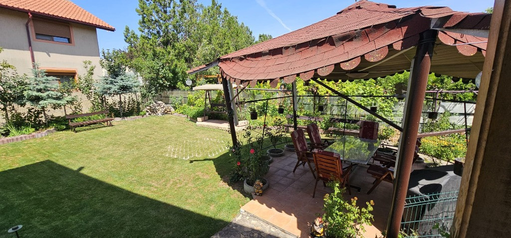 VILA AGIGEA/ GARAJ / TEREN