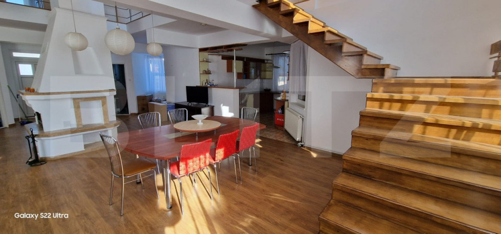 Corunca, casa 280 mp, teren 16 ari, cu picina exterioara