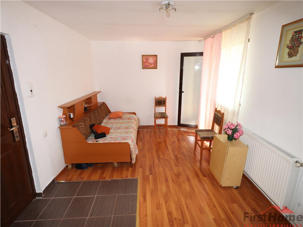 Garsoniera de in zona Penny Obor , etaj 3 (mansarda)