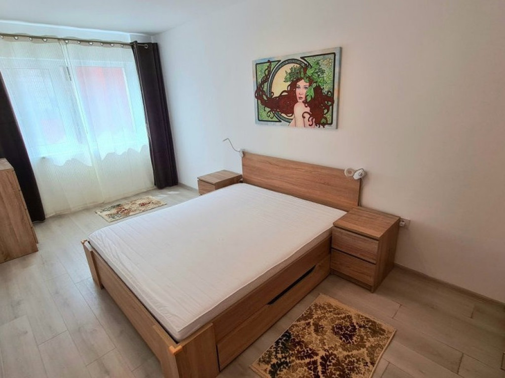 Inchiriere apartament doua camere decomandate