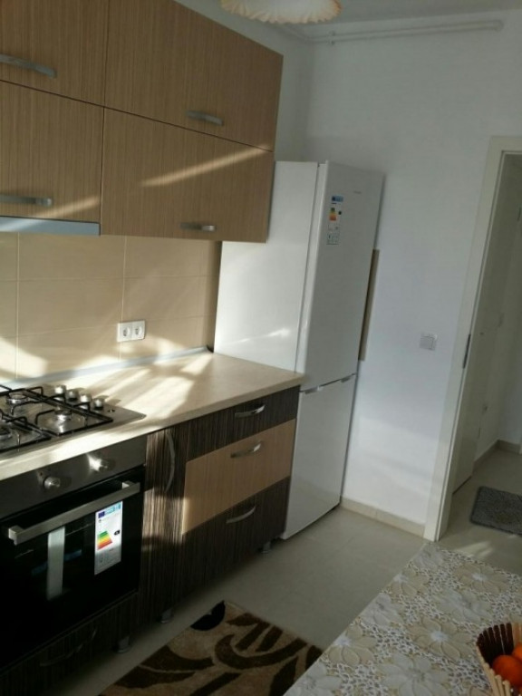 1 camera situat langa Iulius Mall