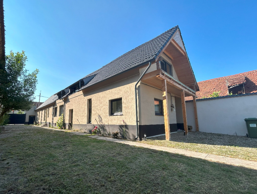 Casa individuala deosebita, cu teren generos, central Codlea!