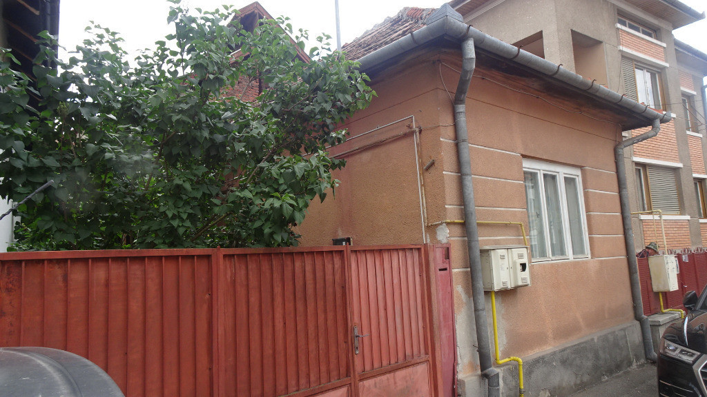 Casa in Deva, zona ultracentrala, compusa din 2 corpuri