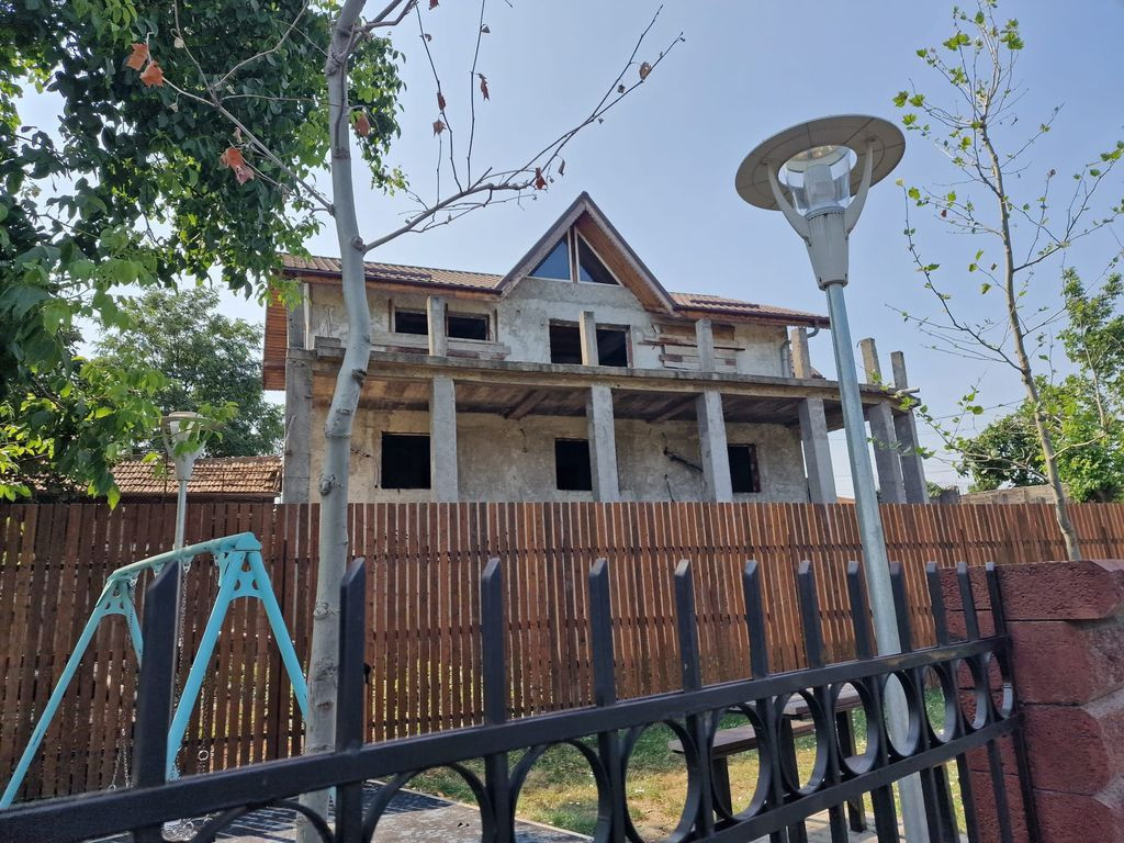 Sos Fundeni Pod casa P+1 la rosu pt locuit firma sau camin