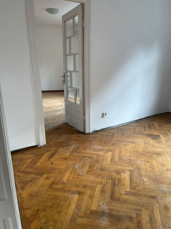 Zona Piata Alba Iulia S+P+E1+M 800mp curte 100 mp Gradini...