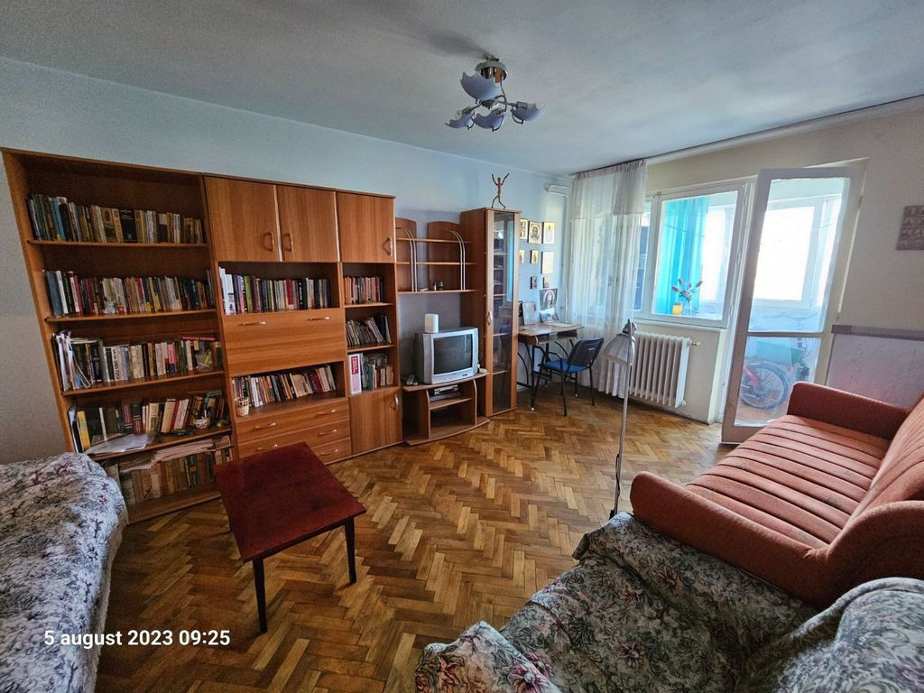 Zona Titan: Apartament 2 camere, decomandat, 55 mp utili,...
