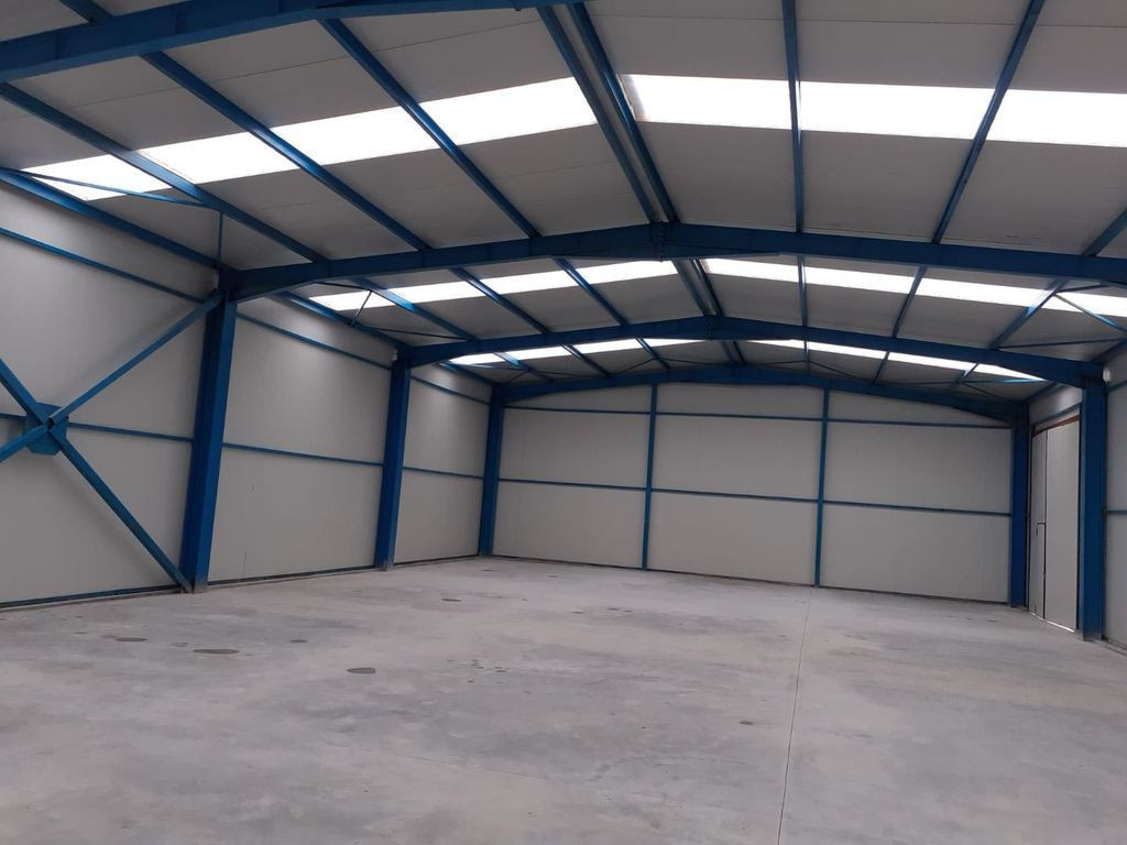 Afumati, deschidere la DN2, hale suprafata 580 mp