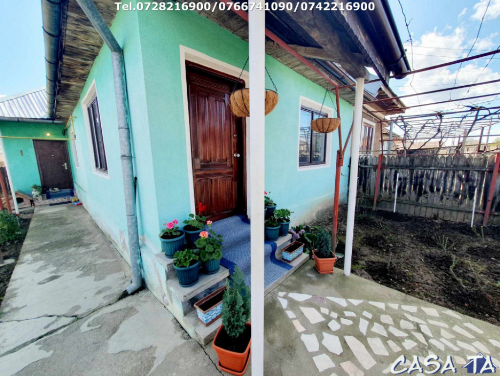 Casa P+E+M cu 4 camere, 250 mp si 3000 mp teren, zona Arcani