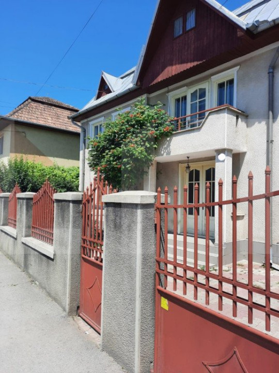 Casa individuala, 268 mp utili, 2145 teren, livada, Turda