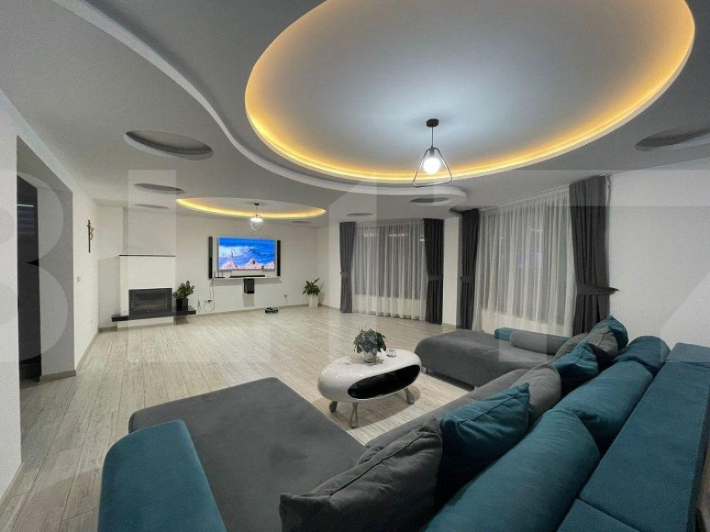 Casa 5 camere, 290 mp, 1300 mp teren, zona Unirii