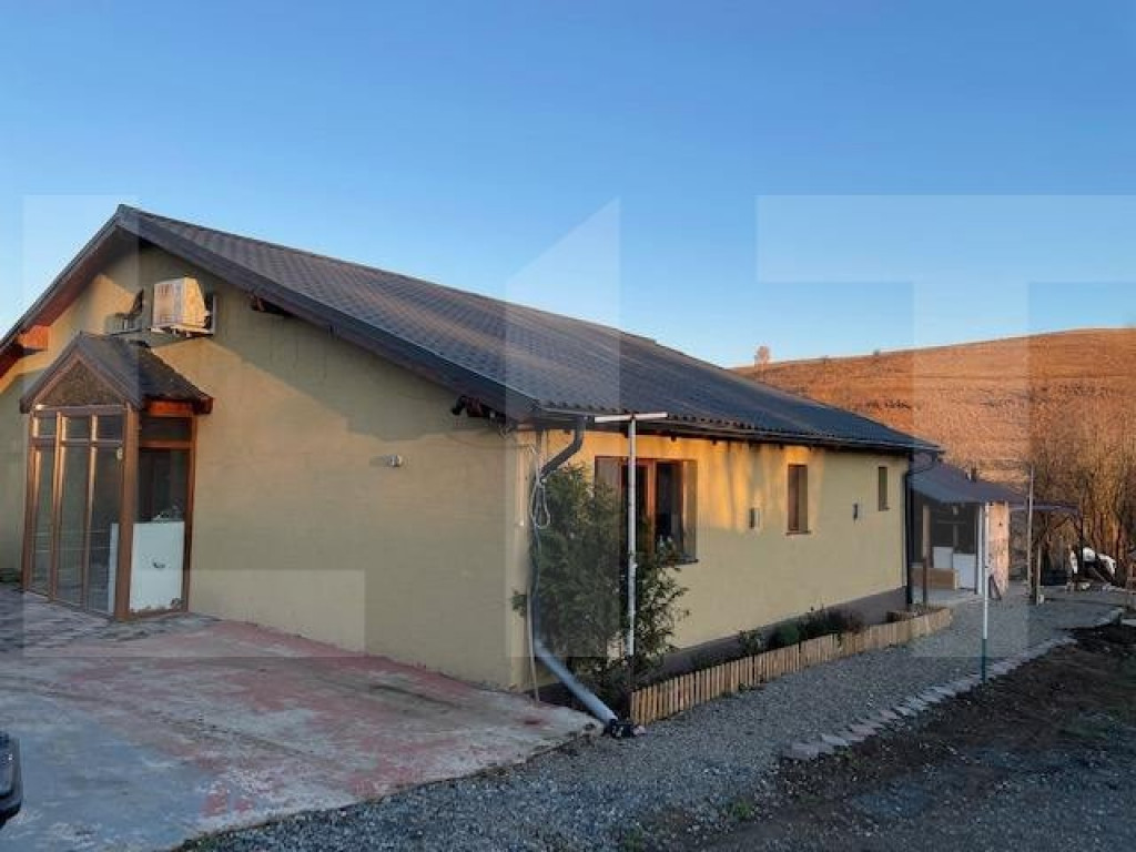 Casa individuala finisata, 290 mp utili ,2700 mp teren, fron