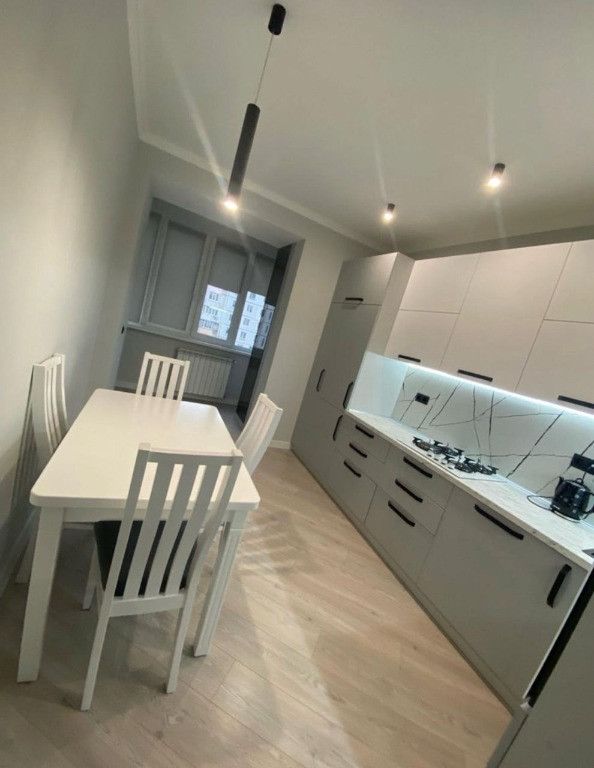 Inchiriez apartament cu 1 camera Intre Lacuri