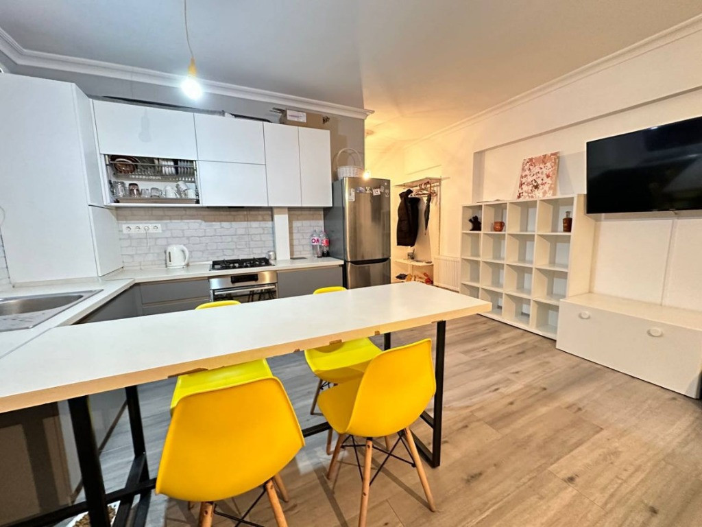 Inchiriez apartament cu 2 camere Intre Lacuri