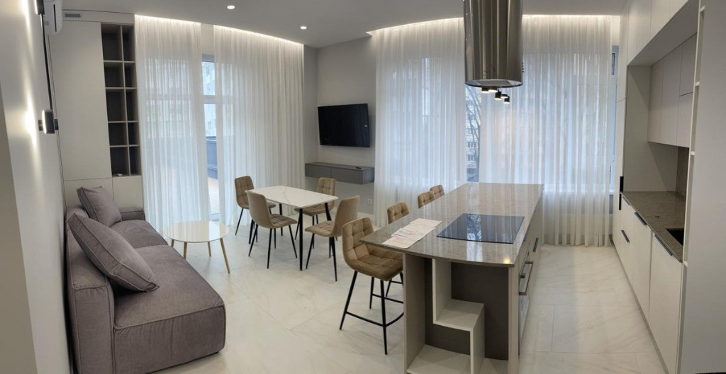 Inchiriez apartament cu 3 camere in Manastur