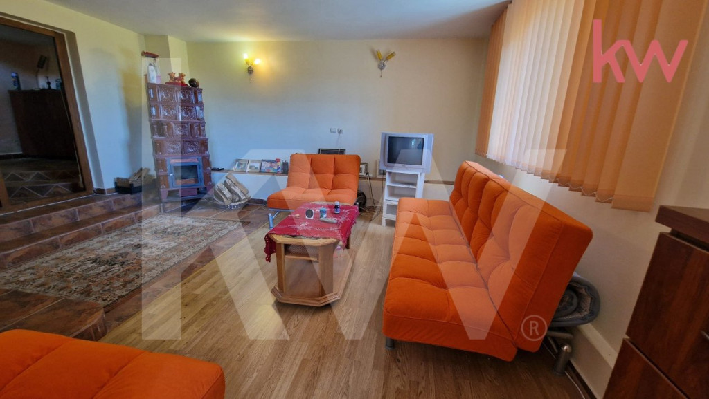 Casa Leamna in zona linistita si deosebita de padure cu ter