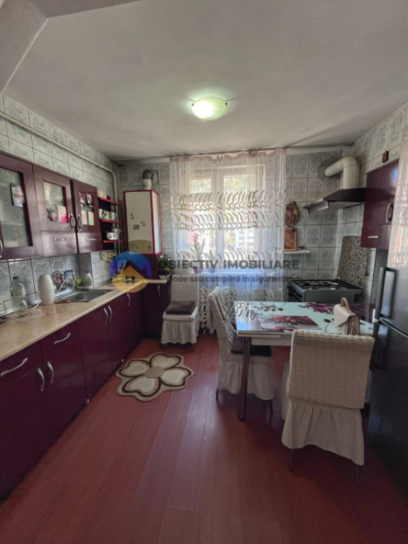 Apartament 2 camere-Zona Scoala nr.2/Bld.Traian