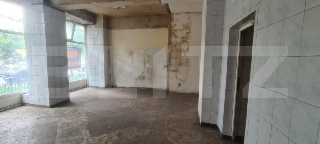 Spatiu comercial cu vad pietonal mediu, 195 mp