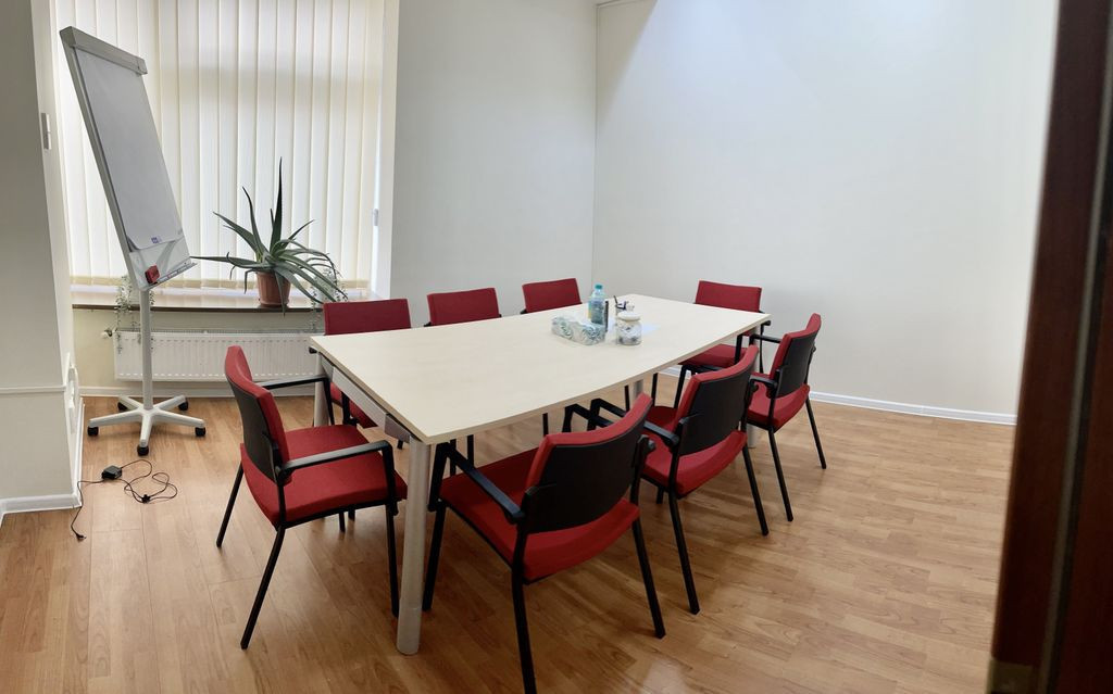 Birouri 11 euro / mp in cladire stradala cu acces la metr...