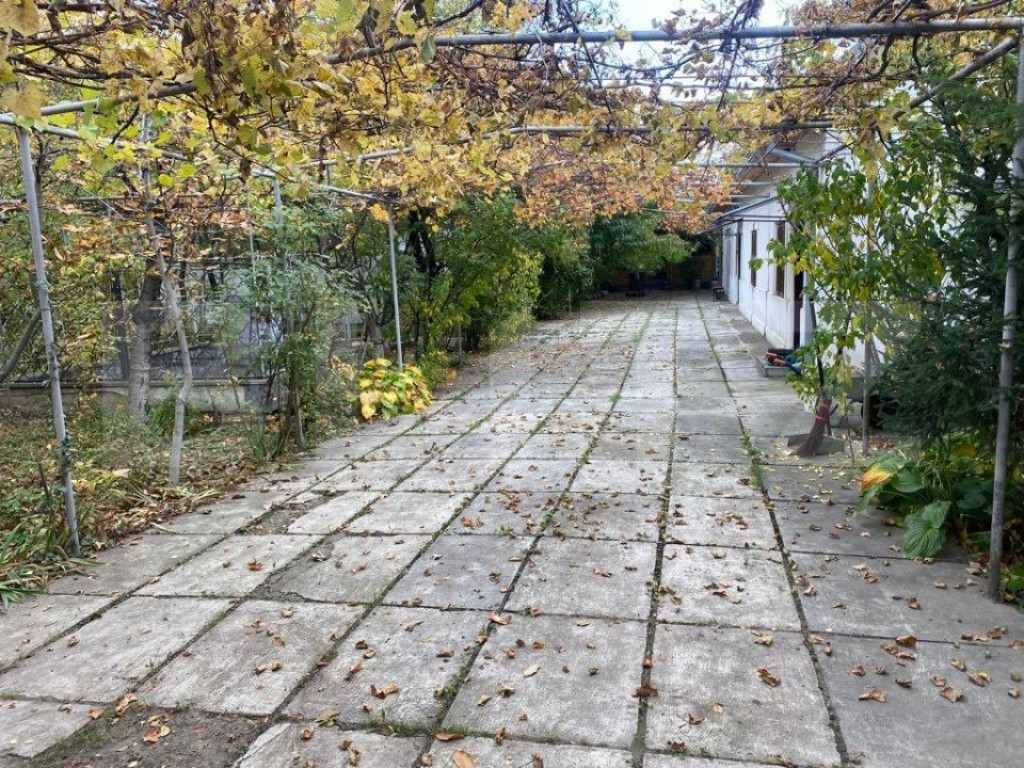 Casa Individuala cu destinatii multiple, 2200mp teren, carti